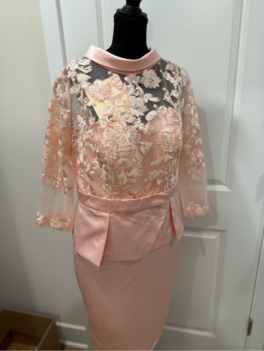 Lace Appliquรฉ Peplum Pencil Dress in Blush Pink